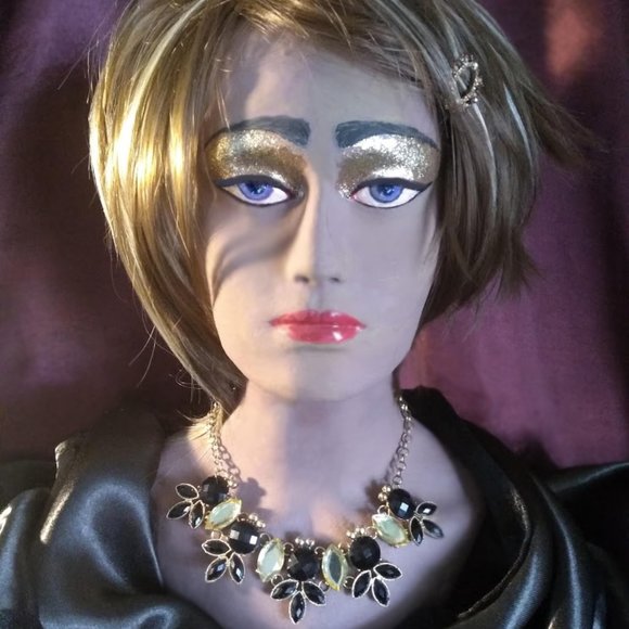 Meet your Posher, Michelle - Picture 3 of 8